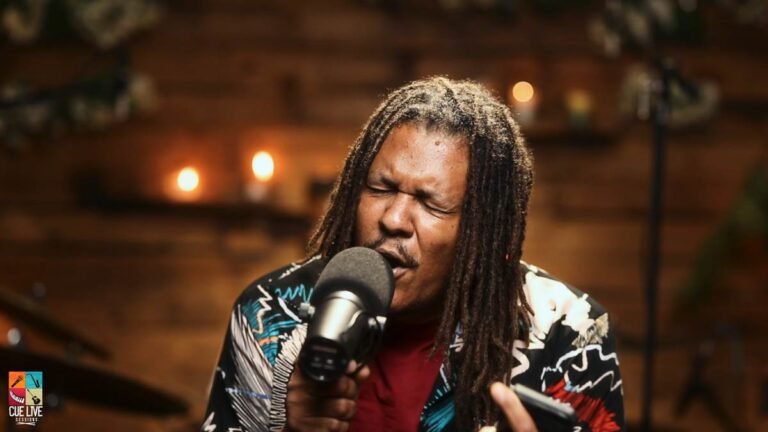 “Beauty Queen” – An Ode to Fame, Beauty, and the Highs of Love